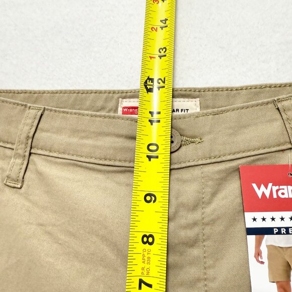 Wrangler Men's Regular Fit Medium Stretch Khaki Shorts Size 30 Inseam 7" NWT - Picture 10 of 12
